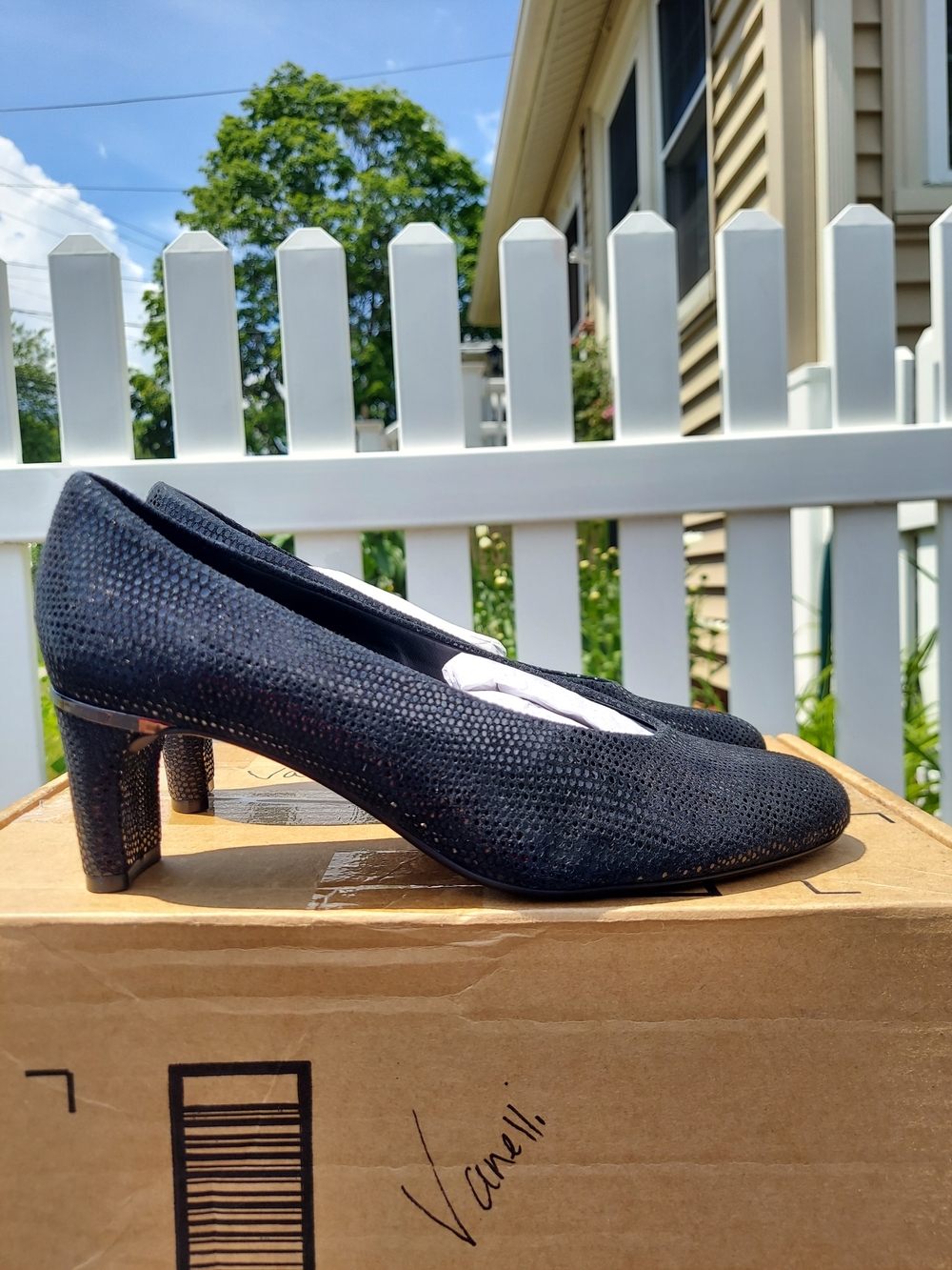 Vaneli Dayle Black Leather Textured Pumps Women Size 7.5Wide NWT Office Weddings